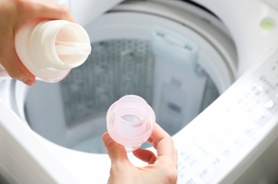 洗濯物に柔軟剤の画像