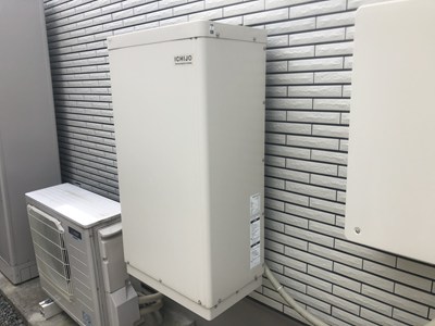室外機、給湯器周辺