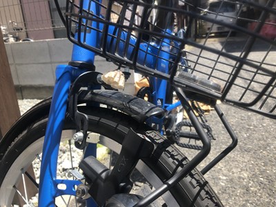 前かごの巣(駆除前)