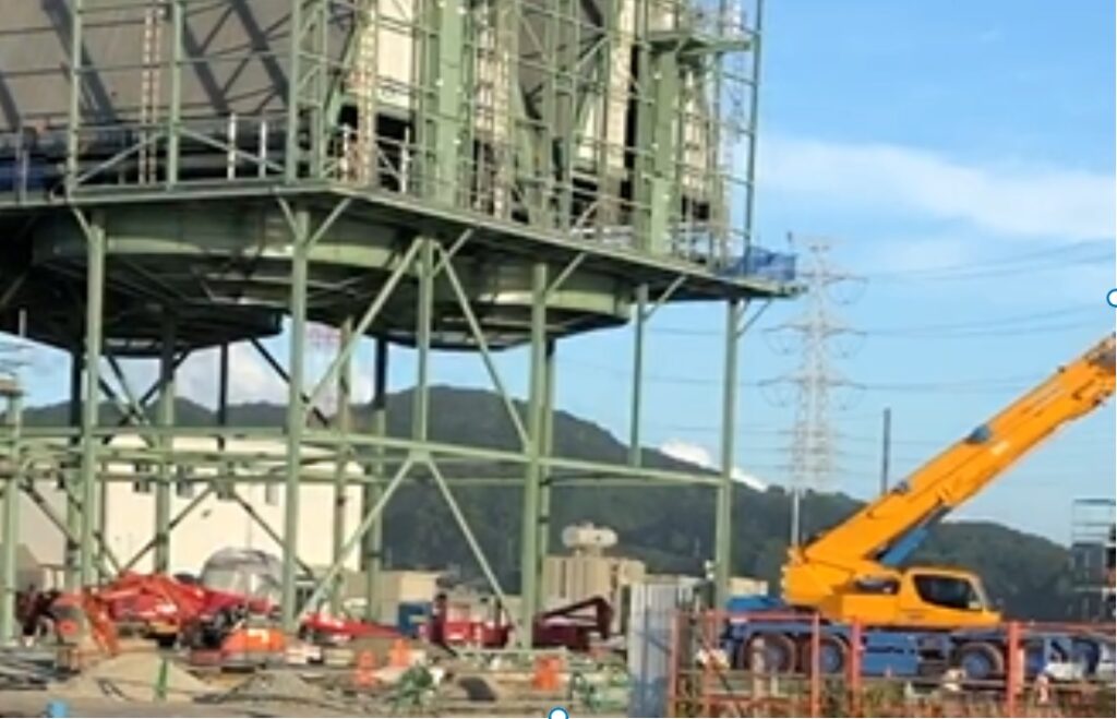 巨大プラント現場